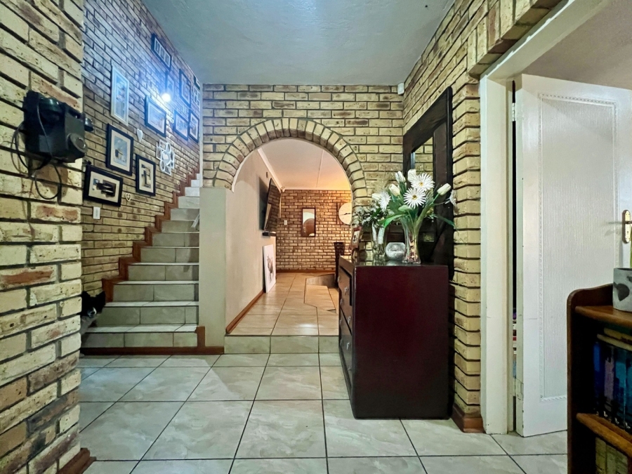 4 Bedroom Property for Sale in Wilgeboom A H North West
